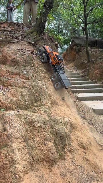 Wild Horse RC Model Conquers 90 Degree Slope - Extreme Off-Road Action