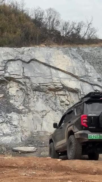 Easy, Simple, Happy: Hardcore Off-Road Tank Adventure